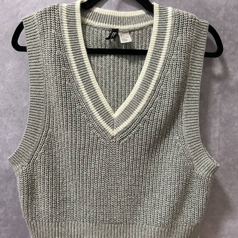 Grey Preppy V-neck Sweater Vest